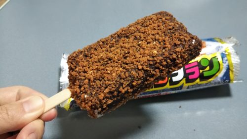 ブラックモンブラン全体にまぶされている大量のクランチ